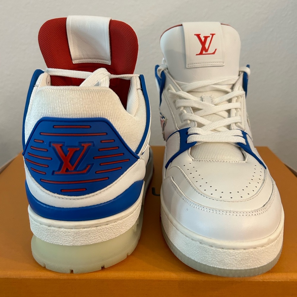 LV Sneakers (Louis Vuitton)